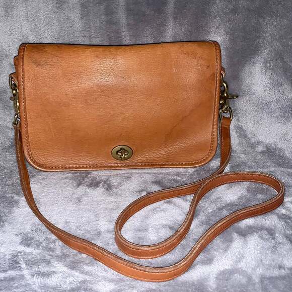 Coach Handbags - Coach 342 ~ 1980's Vintage Tan Leather Shoulder Bag/Crossbody